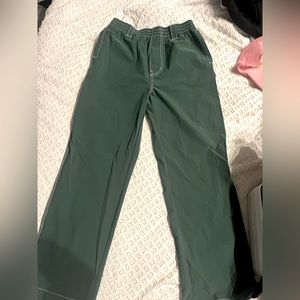 Green urban cargo pants